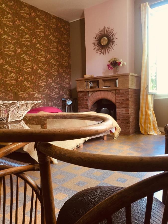 Damechouette Bed & Breakfast Pujols  Bagian luar foto